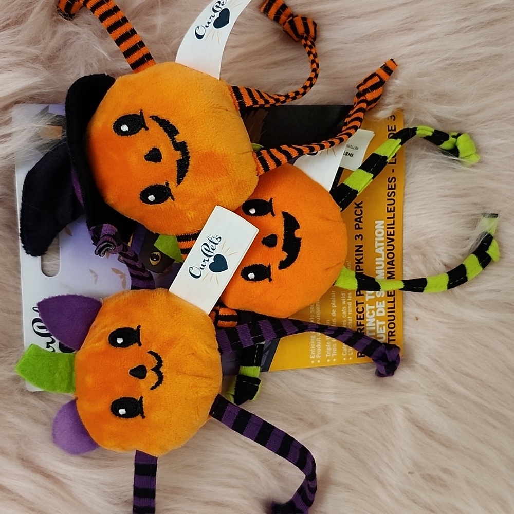 Brand New HOLIDAY INSPIRED OUR PET'S CATNIP Cat Toy-3CT
